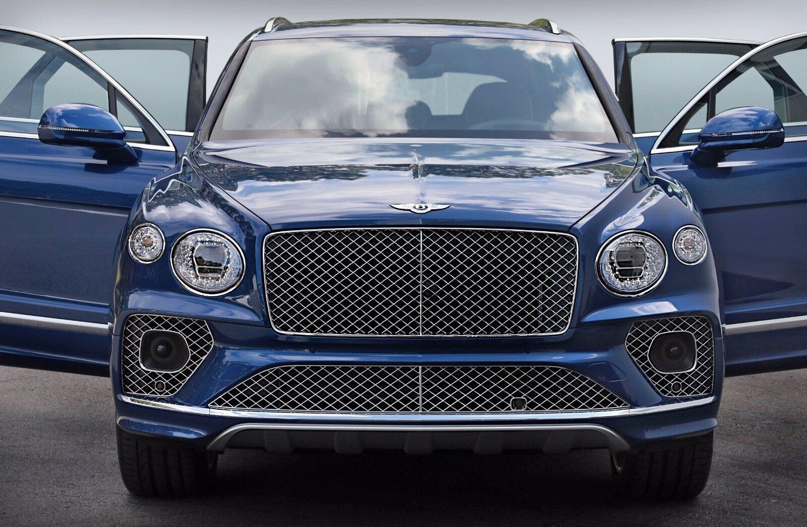 2021 Bentley Bentayga V8 photo 3