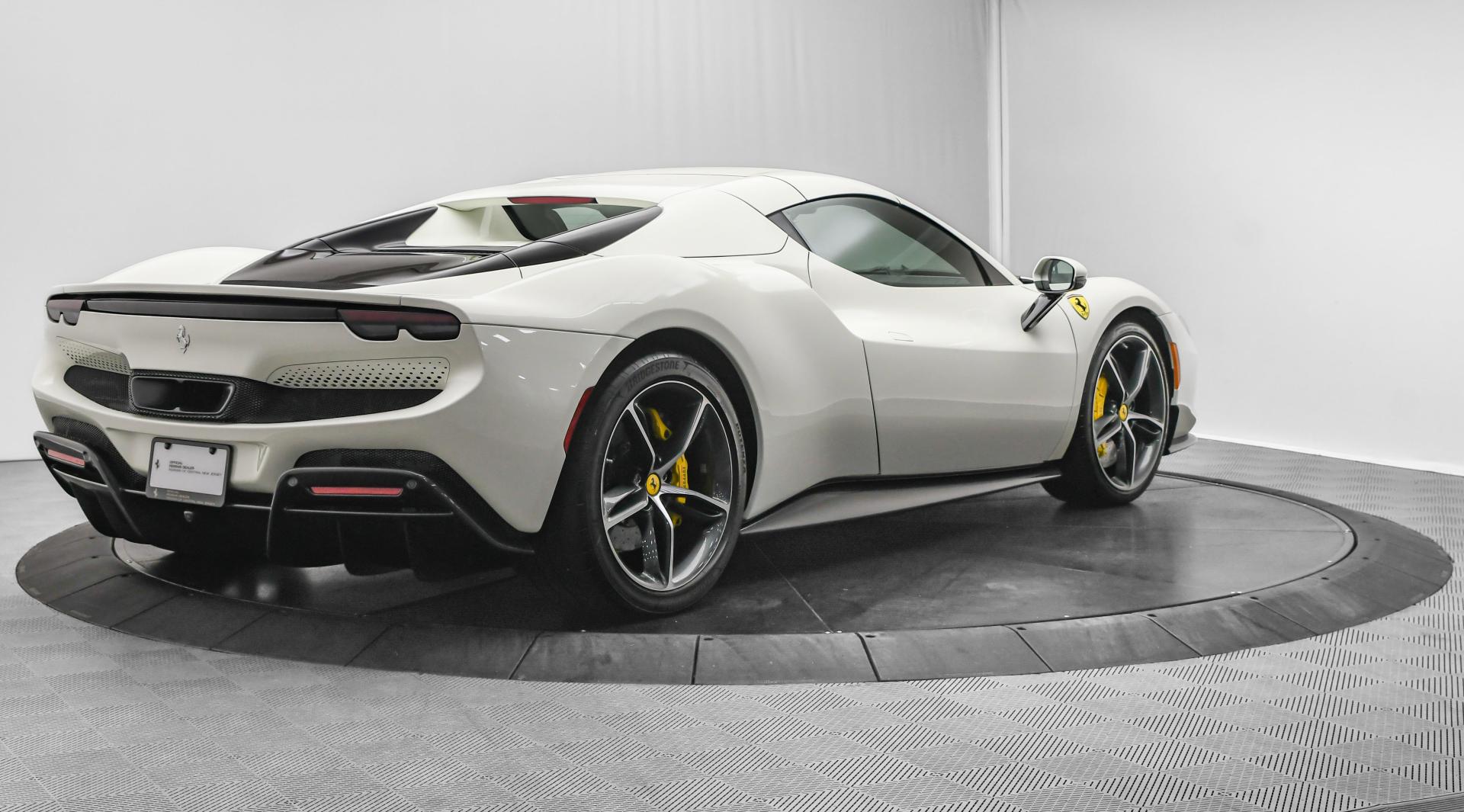 【新品・未開封】Ferrari 296GTS模型ホワイト 保証シール付き 新品・未開封】Ferrari 296GTS模型ホワイト 保証シール付き