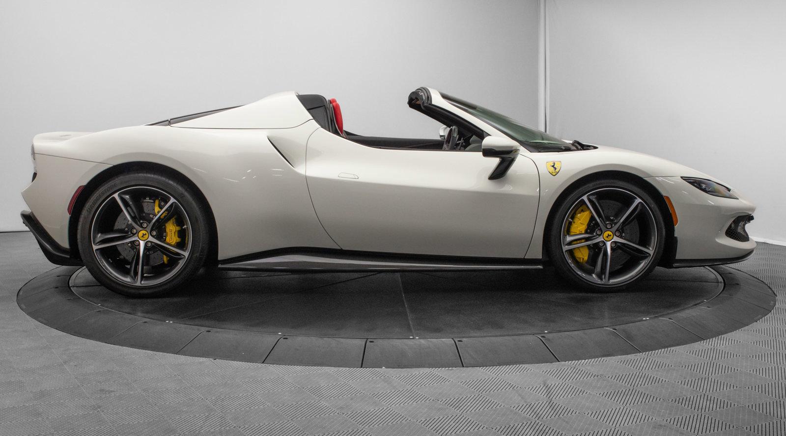 新品・未開封】Ferrari 296GTS模型ホワイト 保証シール付き
