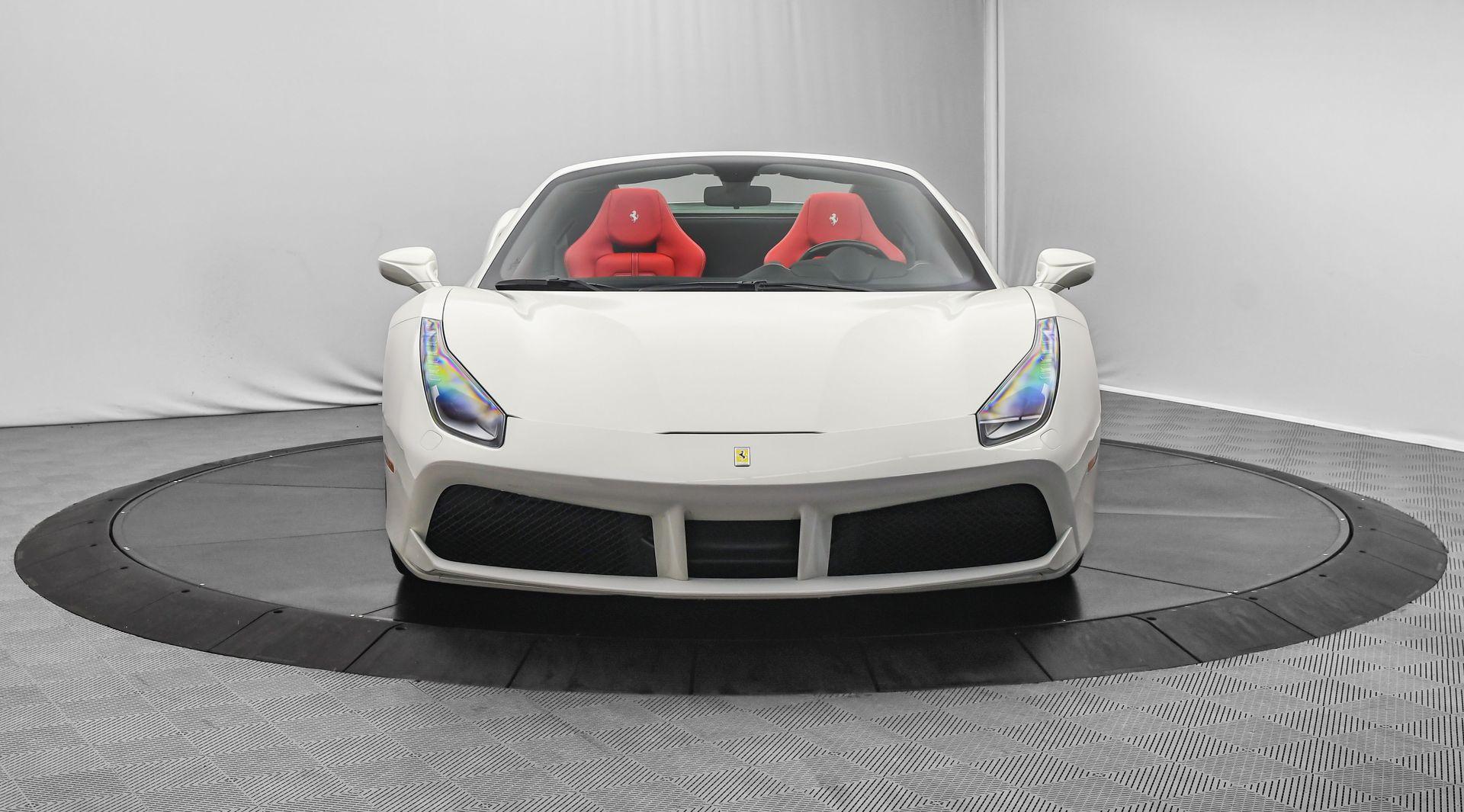 2016 Ferrari 488 Spider photo 2