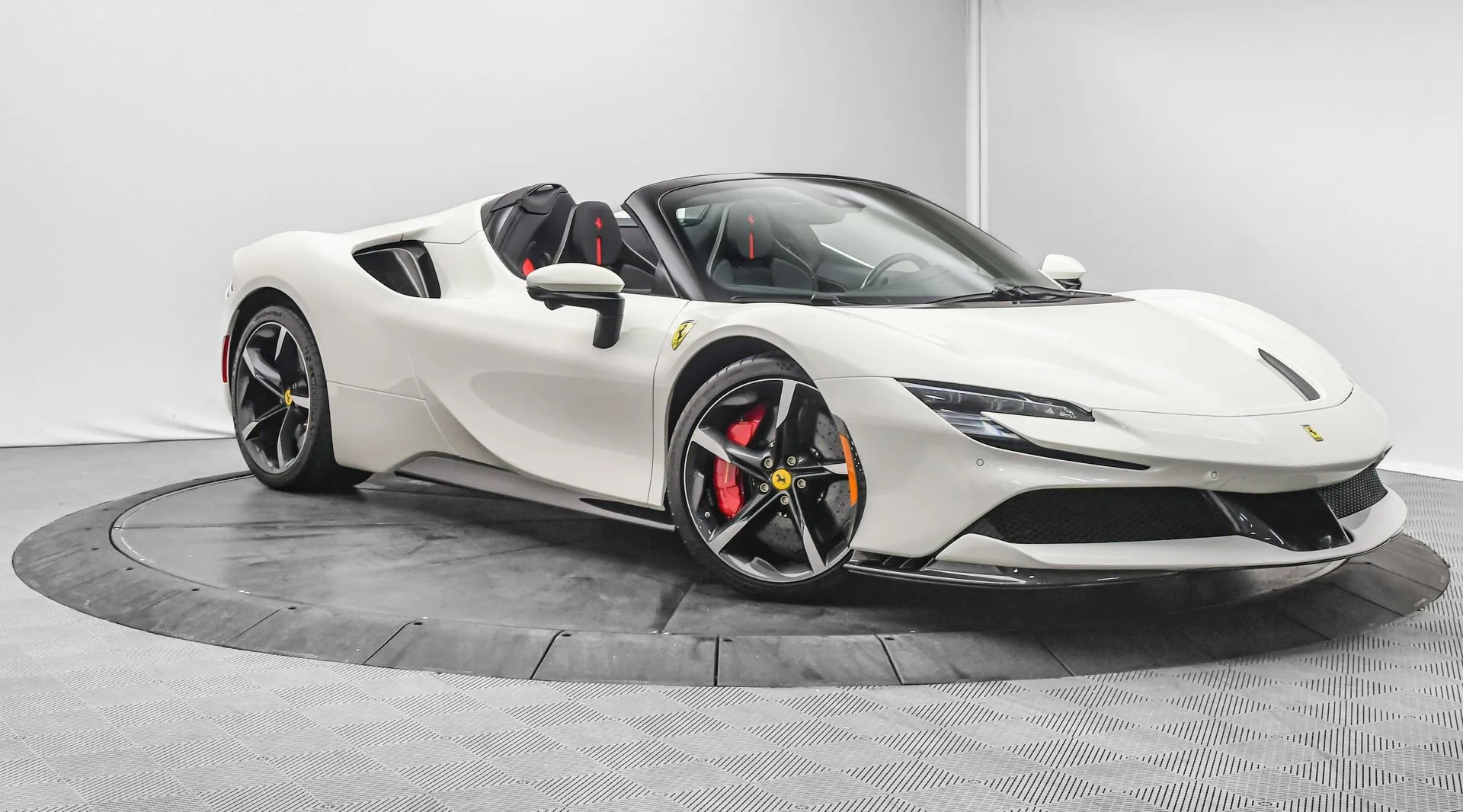 Ferrari-SF90-Spider-ZFF96NMA8P0289761 - Ferrari of Central New Jersey